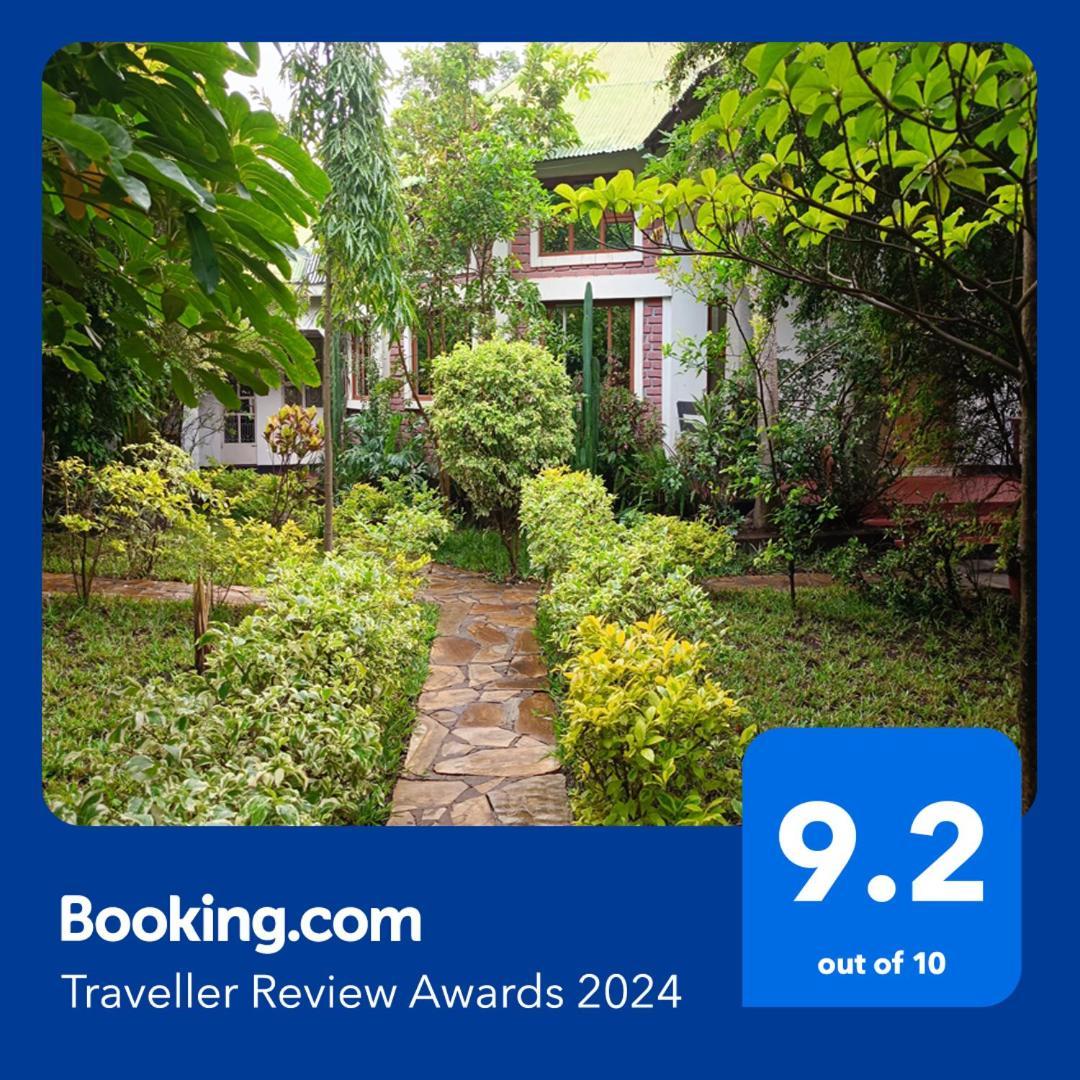 Shamba Hostel Usa River Екстер'єр фото