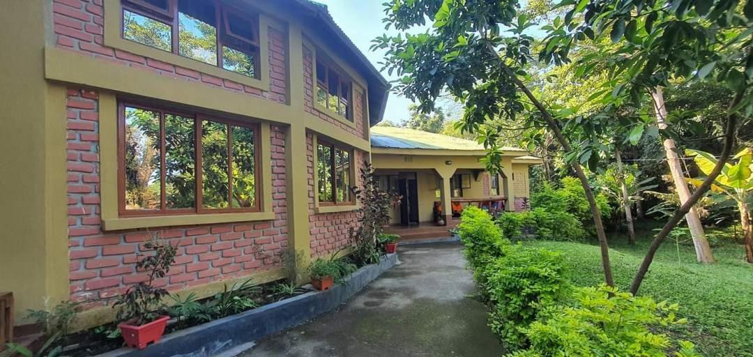 Shamba Hostel Usa River Екстер'єр фото