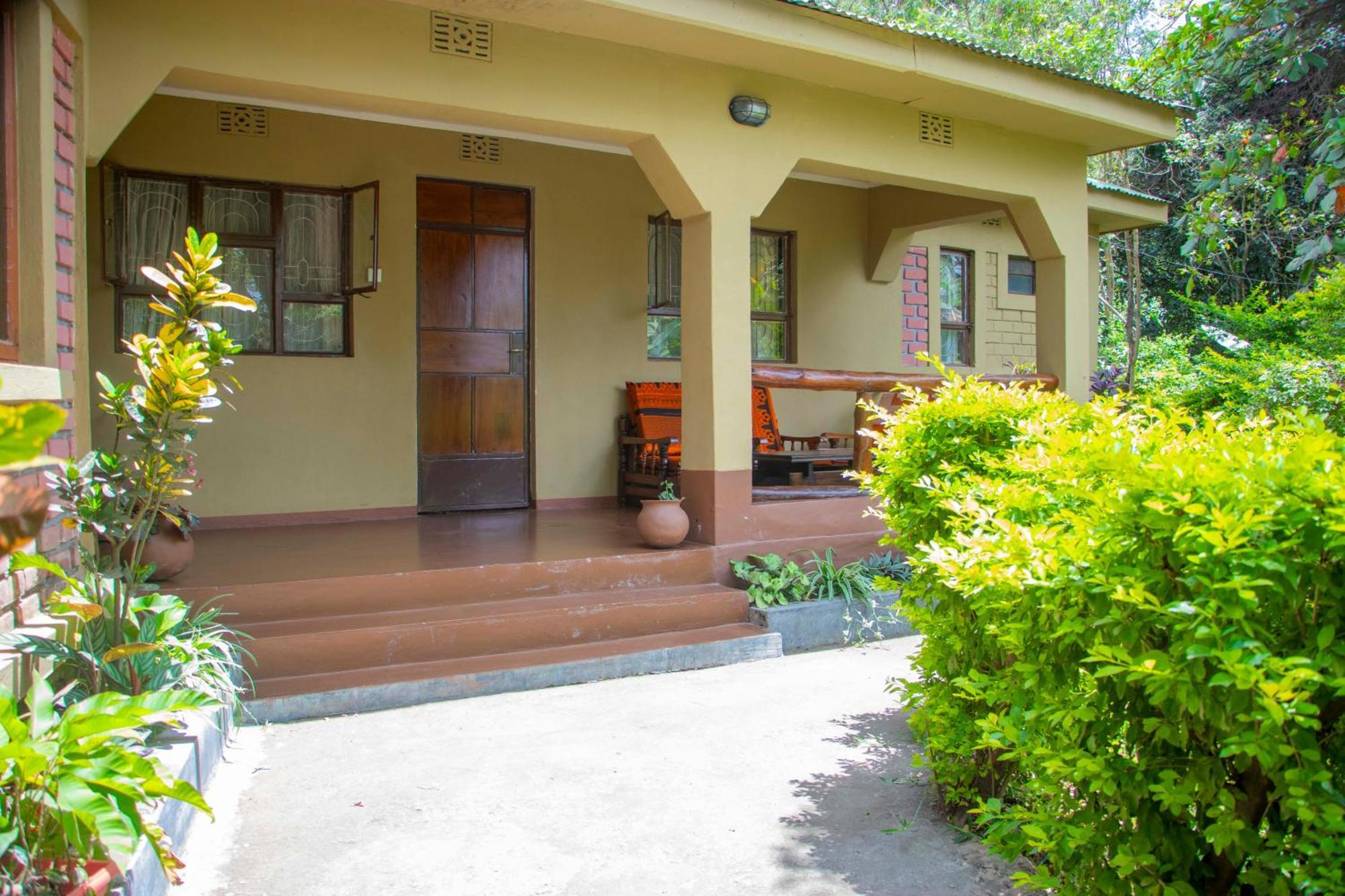 Shamba Hostel Usa River Екстер'єр фото