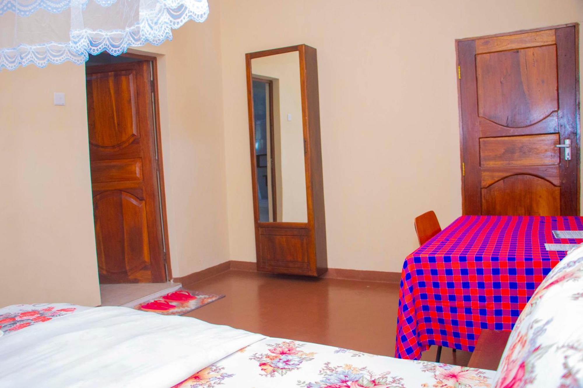 Shamba Hostel Usa River Екстер'єр фото